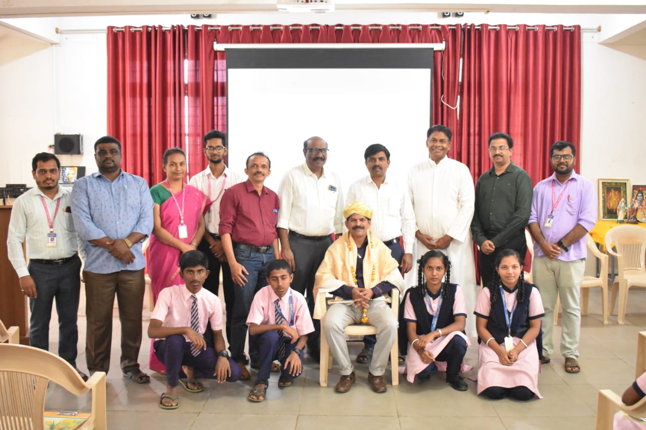 ಸಂತ ಅಲೋಶಿಯಸ್ ಪದವಿ ಪೂರ್ವ ಕಾಲೇಜು ಹರಿಹರ- ಯುವ ಜ್ಯೋತಿ ಶಿಬಿರ ~ಭಯ ಮುಕ್ತರಾಗಿ ಆತ್ಮವಿಶ್ವಾಸದಿಂದ ಪರೀಕ್ಷೆ ಬರೆಯಿರಿ-ಶ್ರೀ ಹನುಮಂತಪ್ಪ ಕ್ಷೇತ್ರ ಶಿಕ್ಷಣಾಧಿಕಾರಿಗಳು
