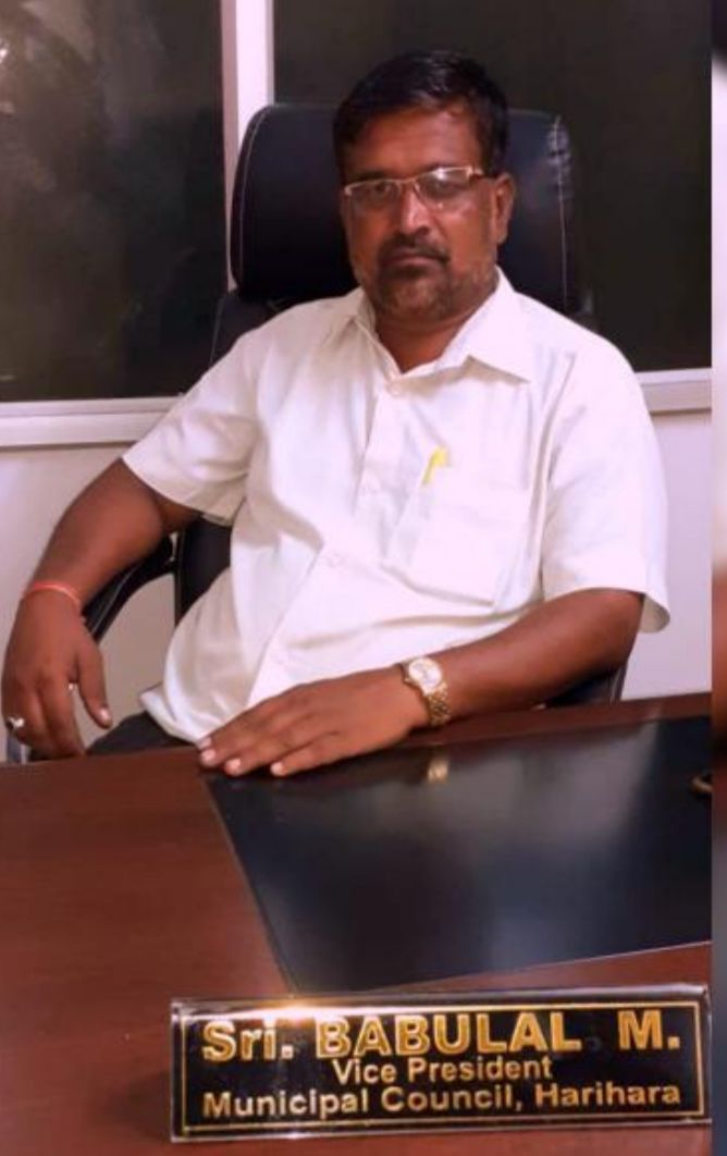 ಡಿಸಿ ಸಾಹೇಬರೆ ಇತ್ತ ಗಮನಿಸಿ ಕುಡಿಯುವ ಶುದ್ದ ನೀರಿಗಾಗಿ ಹರಿಹರ ನಗರಸಭೆ  ಕಾಂಗ್ರೆಸ್ ಸದಸ್ಯ  ಎಂ ಎಸ್ ಬಾಬುಲಾಲ್ ಆಕ್ರೋಶ